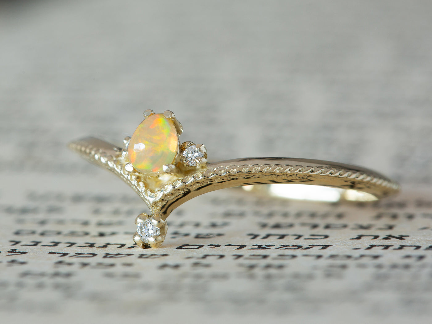 Agatha | Opal & Diamonds Ring