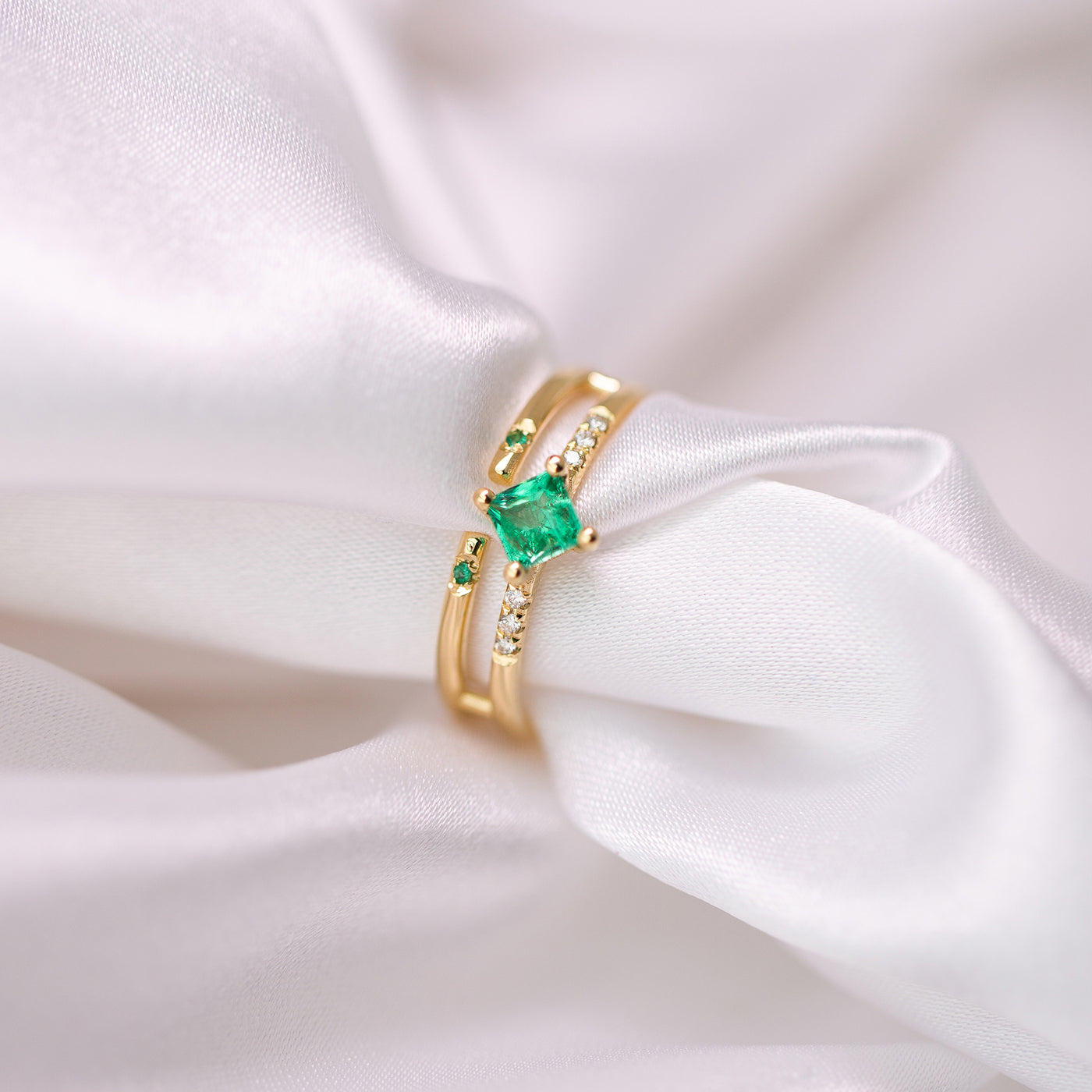 Skylar | Mini Emerald & White Diamond Ring